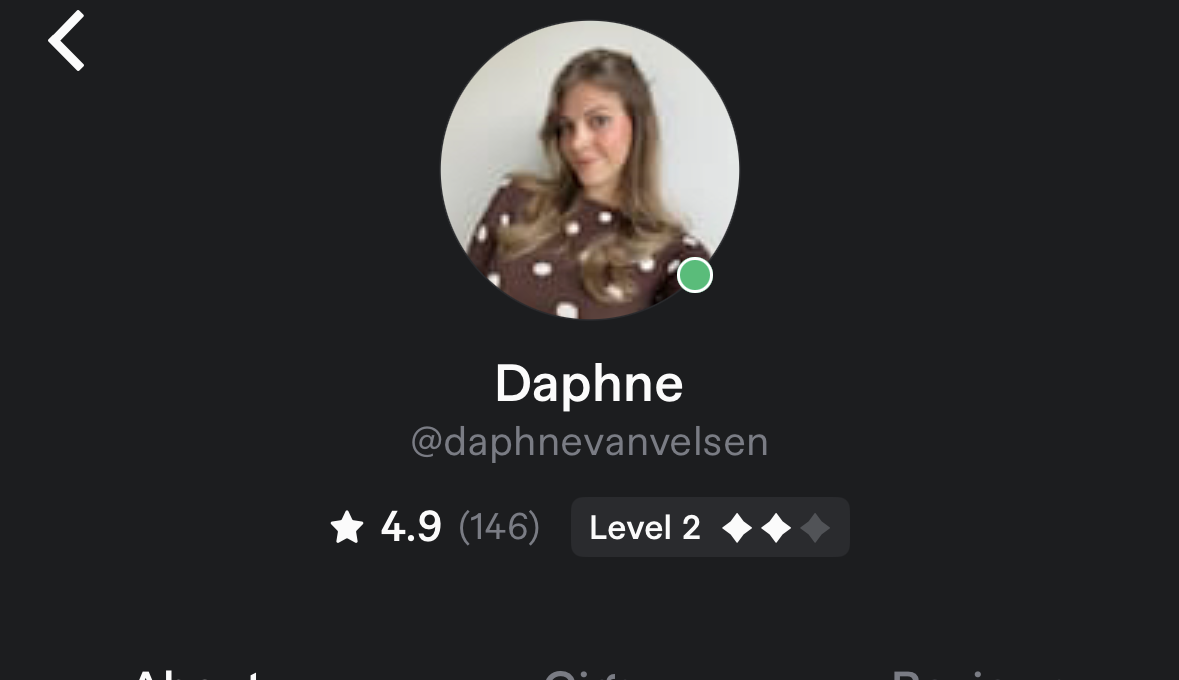 Daphne's Fiverr profile: 4.9 stars, 146 reviews, Level 2 seller